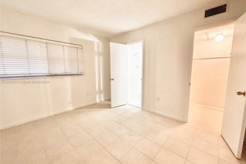 Condo in Pinecrest, Florida, 2 bedrooms  № 1864982 - photo 5