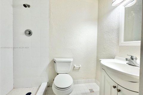Condo in Pinecrest, Florida, 2 bedrooms  № 1864982 - photo 9