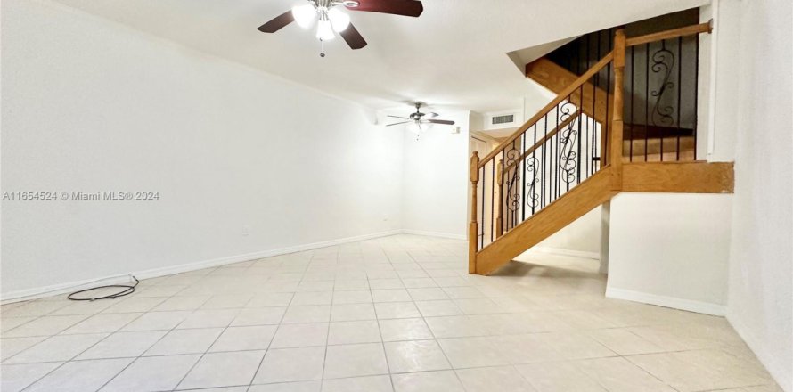 Condo in Pinecrest, Florida, 2 bedrooms  № 1864982