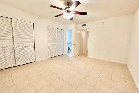 Condo in Pinecrest, Florida, 2 bedrooms  № 1864982 - photo 4