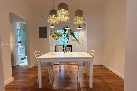 Condo in Miami Beach, Florida  № 2001971 - photo 7