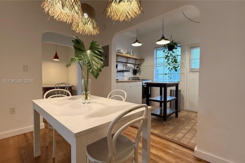 Condo in Miami Beach, Florida  № 2001971 - photo 9