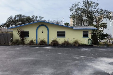 Propiedad comercial en venta en Indian Rocks Beach, Florida, 6 dormitorios, 222.97 m2 № 1733315 - foto 9