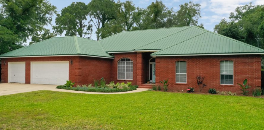 House in Fort Walton Beach, Florida 4 bedrooms, 227.24 sq.m. № 589912