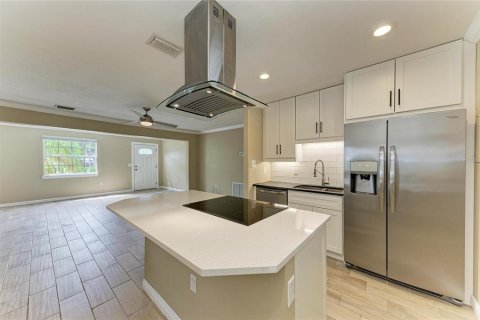 Casa en venta en Sarasota, Florida, 3 dormitorios, 110.65 m2 № 2198379 - foto 9