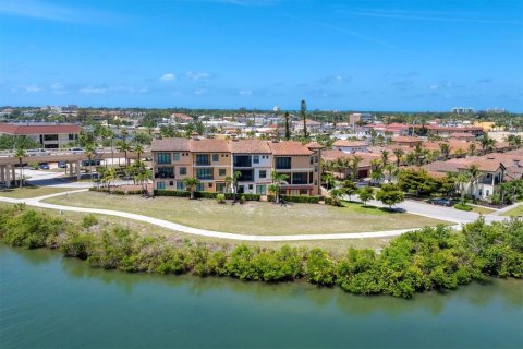 Touwnhouse à vendre à Venice, Floride: 3 chambres, 291.25 m2 № 1747380 - photo 1