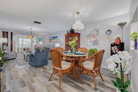 Copropriété à vendre à New Port Richey, Floride: 2 chambres, 77.2 m2 № 1886687 - photo 9