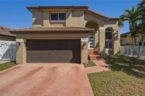 Дом в Майами, Флорида 4 спальни, 217.21м2 № 2050494