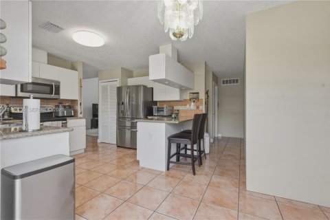 Купить виллу или дом в Майами, Флорида 4 спальни, 217.21м2, № 2050494 - фото 18