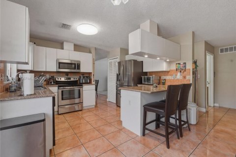 Купить виллу или дом в Майами, Флорида 4 спальни, 217.21м2, № 2050494 - фото 14