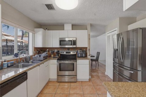 Купить виллу или дом в Майами, Флорида 4 спальни, 217.21м2, № 2050494 - фото 16