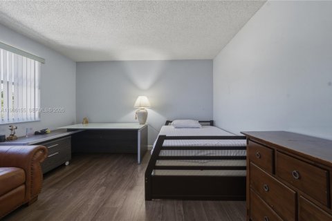 Купить виллу или дом в Майами, Флорида 4 спальни, 217.21м2, № 2050494 - фото 27