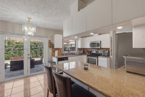 Купить виллу или дом в Майами, Флорида 4 спальни, 217.21м2, № 2050494 - фото 17