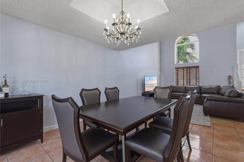 Купить виллу или дом в Майами, Флорида 4 спальни, 217.21м2, № 2050494 - фото 13