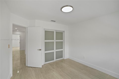 Casa en venta en Miami, Florida, 3 dormitorios, 187.85 m2 № 2001708 - foto 25