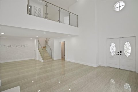 Casa en venta en Miami, Florida, 3 dormitorios, 187.85 m2 № 2001708 - foto 4