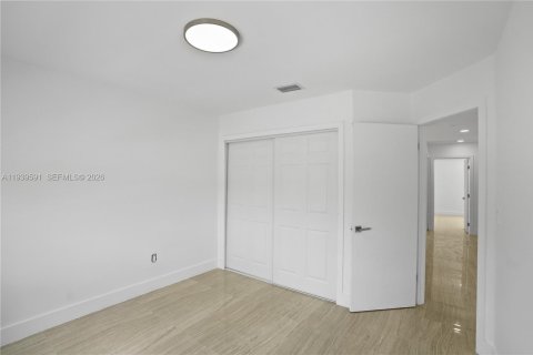 Casa en venta en Miami, Florida, 3 dormitorios, 187.85 m2 № 2001708 - foto 29
