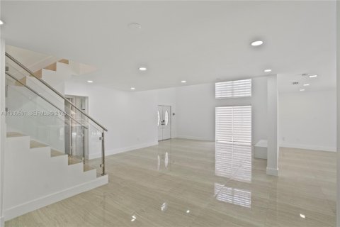 Casa en venta en Miami, Florida, 3 dormitorios, 187.85 m2 № 2001708 - foto 6