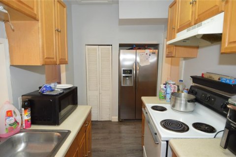House in Saint Petersburg, Florida 3 bedrooms, 132.39 sq.m. № 2103026 - photo 6