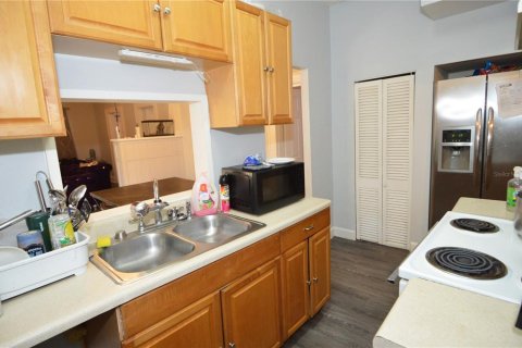 House in Saint Petersburg, Florida 3 bedrooms, 132.39 sq.m. № 2103026 - photo 4