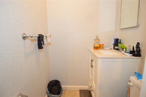 House in Saint Petersburg, Florida 3 bedrooms, 132.39 sq.m. № 2103026 - photo 19