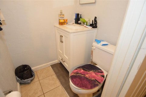 House in Saint Petersburg, Florida 3 bedrooms, 132.39 sq.m. № 2103026 - photo 21