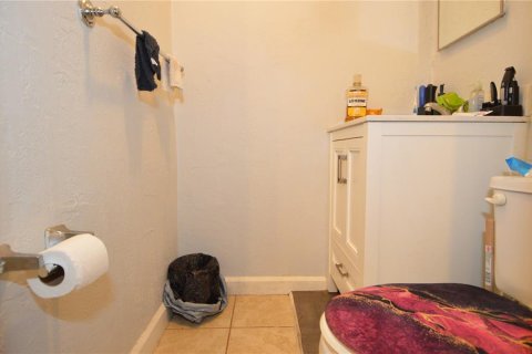 House in Saint Petersburg, Florida 3 bedrooms, 132.39 sq.m. № 2103026 - photo 18