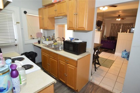 House in Saint Petersburg, Florida 3 bedrooms, 132.39 sq.m. № 2103026 - photo 5