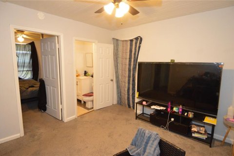 House in Saint Petersburg, Florida 3 bedrooms, 132.39 sq.m. № 2103026 - photo 23