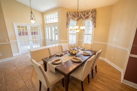 House in Mount Dora, Florida 2 bedrooms, 204.85 sq.m. № 2315073 - photo 8