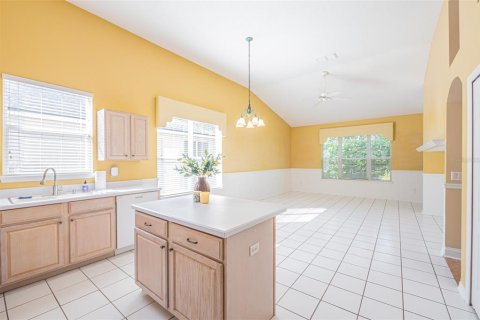 House in Mount Dora, Florida 2 bedrooms, 204.85 sq.m. № 2315073 - photo 16