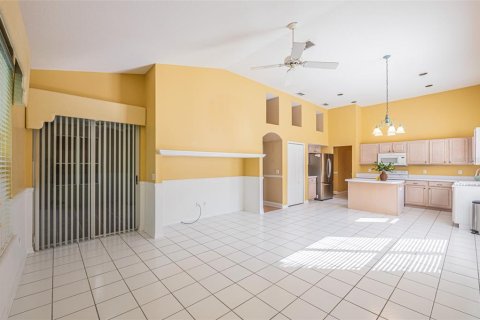House in Mount Dora, Florida 2 bedrooms, 204.85 sq.m. № 2315073 - photo 17