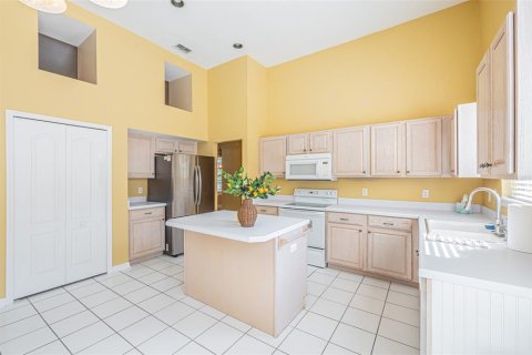House in Mount Dora, Florida 2 bedrooms, 204.85 sq.m. № 2315073 - photo 13