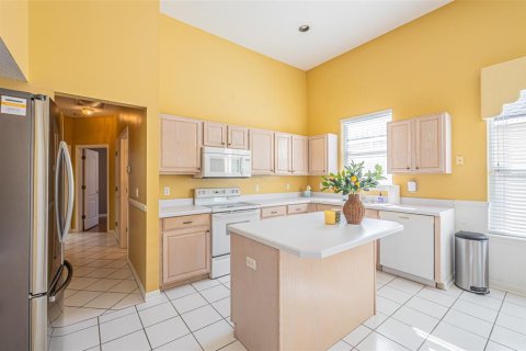 House in Mount Dora, Florida 2 bedrooms, 204.85 sq.m. № 2315073 - photo 14