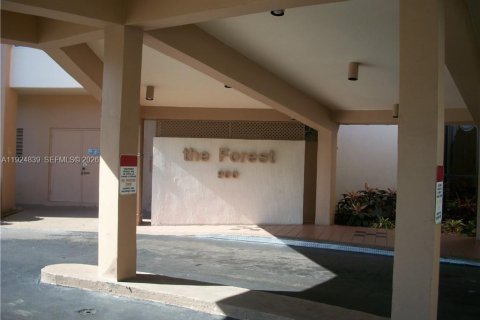 Condo in Pembroke Pines, Florida, 2 bedrooms  № 2054443