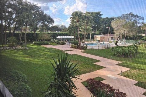 Condo in Pembroke Pines, Florida, 2 bedrooms № 2054443 - photo 26