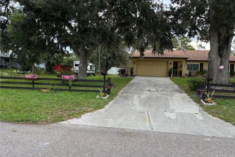 Casa en venta en Land O' Lakes, Florida, 3 dormitorios, 172.8 m2 № 1915118 - foto 3
