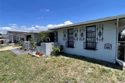 Villa ou maison à vendre à Port Richey, Floride: 2 chambres, 136.01 m2 № 1766029 - photo 30
