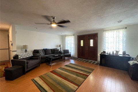 Villa ou maison à vendre à Port Richey, Floride: 2 chambres, 136.01 m2 № 1766029 - photo 4
