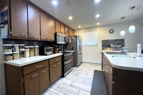 Villa ou maison à vendre à Port Richey, Floride: 2 chambres, 136.01 m2 № 1766029 - photo 11