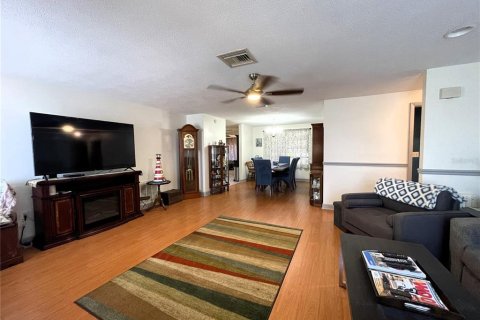 Villa ou maison à vendre à Port Richey, Floride: 2 chambres, 136.01 m2 № 1766029 - photo 6