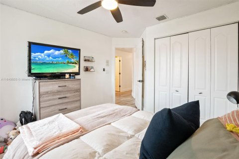 Casa en venta en Doral, Florida, 4 dormitorios, 200.11 m2 № 1854898 - foto 22
