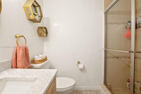 Casa en venta en Doral, Florida, 4 dormitorios, 200.11 m2 № 1854898 - foto 23