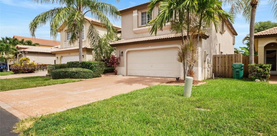 Casa en Doral, Florida 4 dormitorios, 200.11 m2 № 1854898