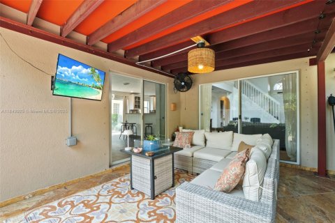 Casa en venta en Doral, Florida, 4 dormitorios, 200.11 m2 № 1854898 - foto 25
