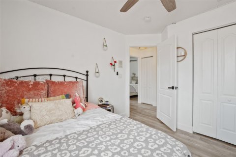 Casa en venta en Doral, Florida, 4 dormitorios, 200.11 m2 № 1854898 - foto 18