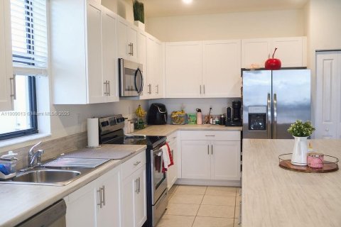 Villa ou maison à vendre à Homestead, Floride: 4 chambres, 179.86 m2 № 1966528 - photo 8