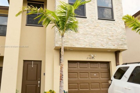 Villa ou maison à vendre à Homestead, Floride: 4 chambres, 179.86 m2 № 1966528 - photo 1