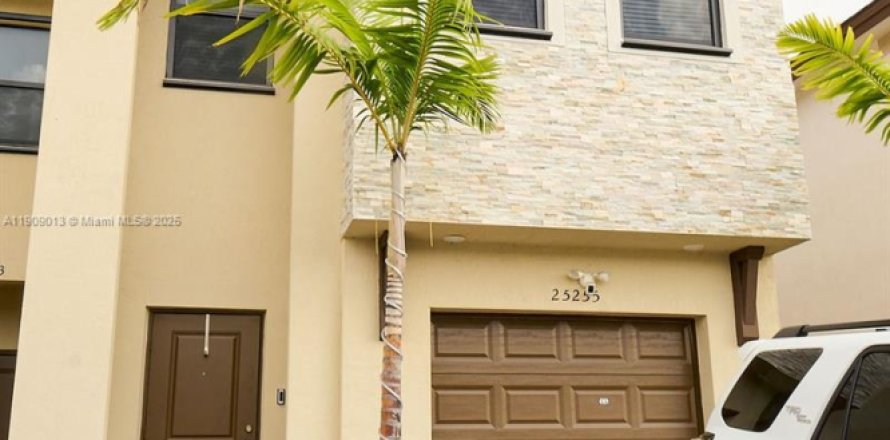 Villa ou maison à Homestead, Floride 4 chambres, 179.86 m2 № 1966528