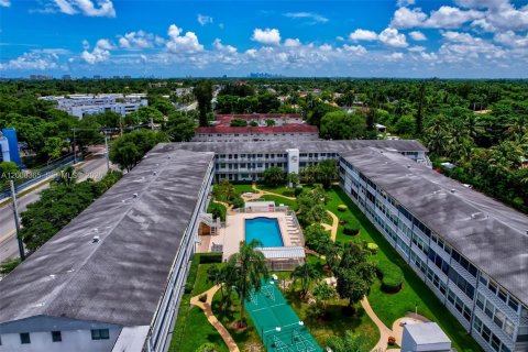 Condominio en venta en Miami, Florida, 2 dormitorios, 80.82 m2 № 2089729 - foto 5